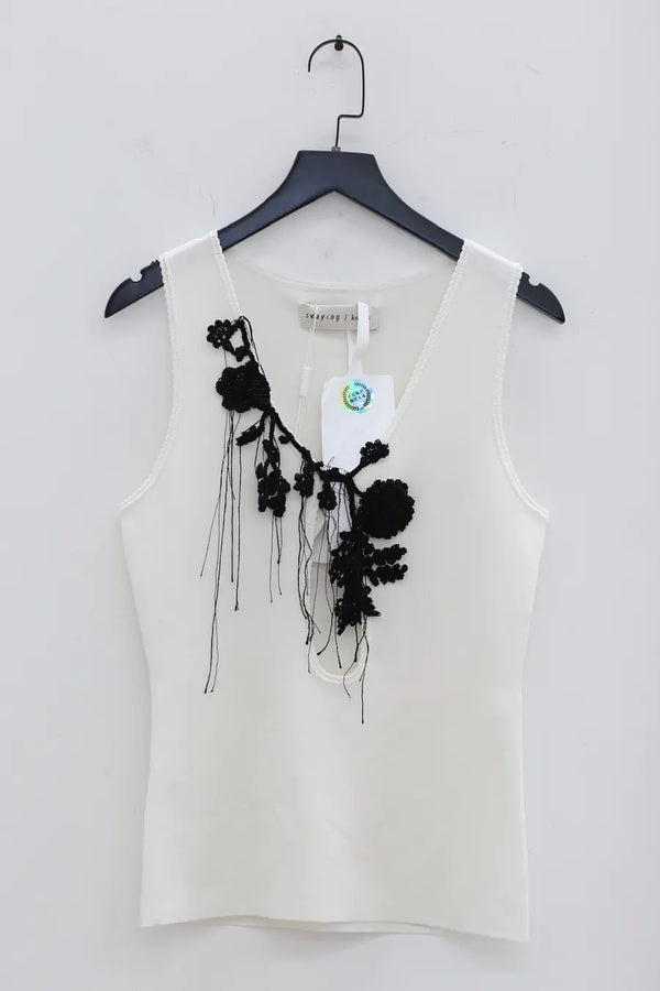 SWAYING/KNIT water drop hollow silk vest SW24SS1T34 white